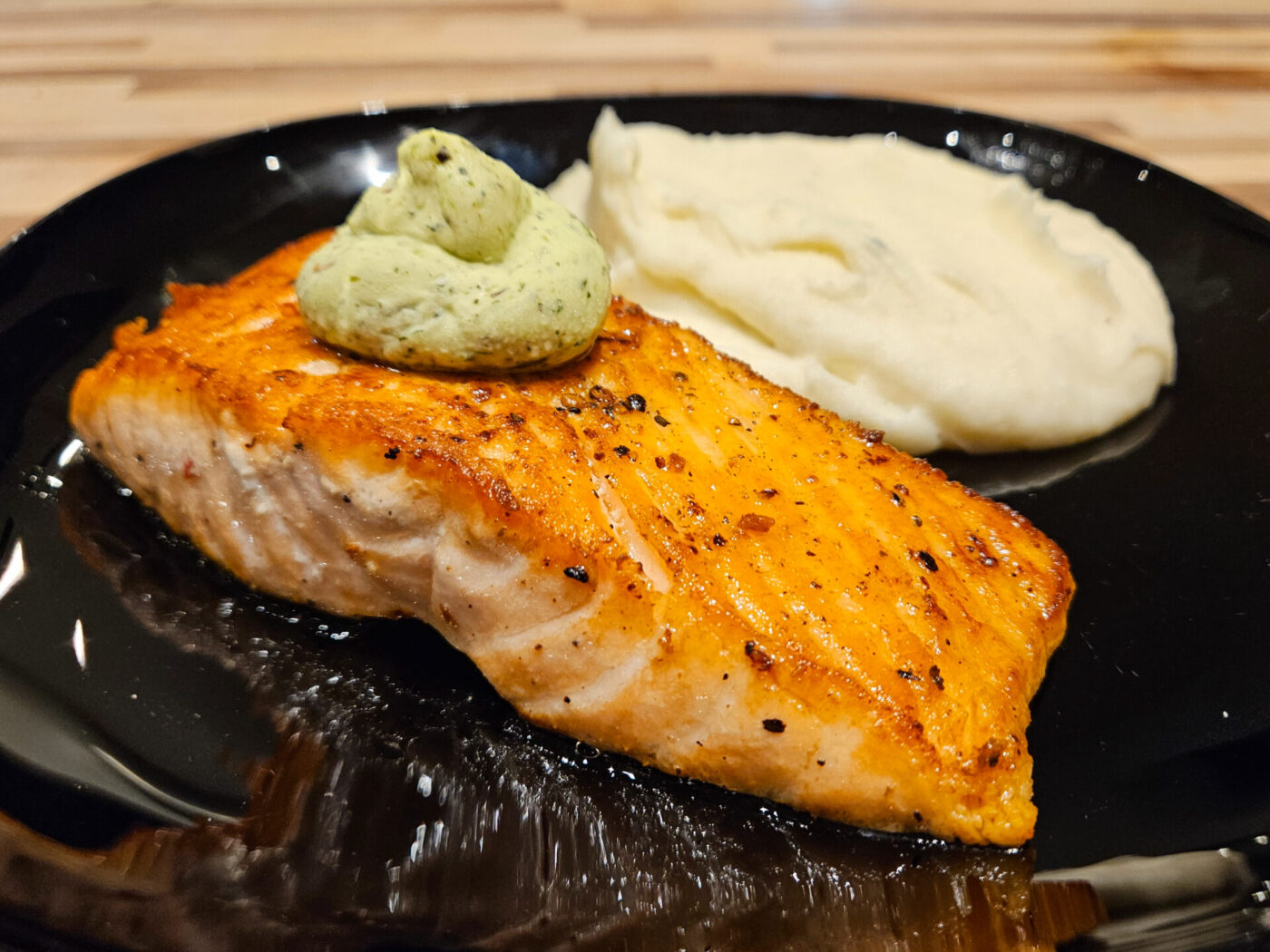 Easy Salmon Fillets with Herb Butter-05