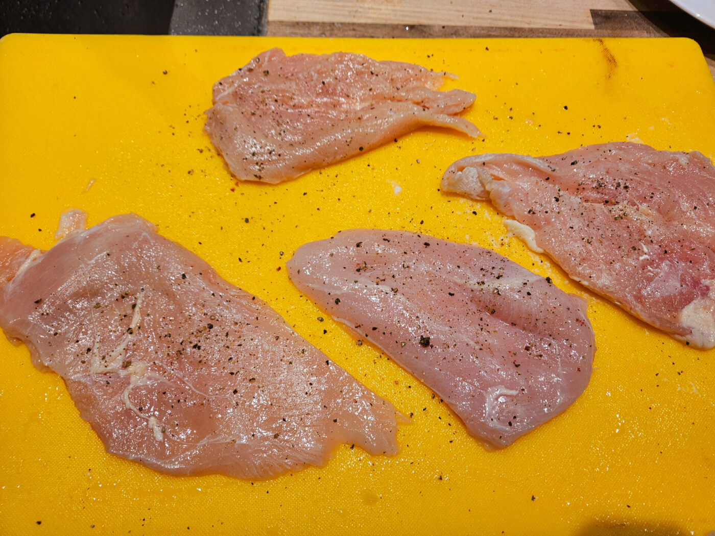 Almond chicken schnitzel - preparation-02